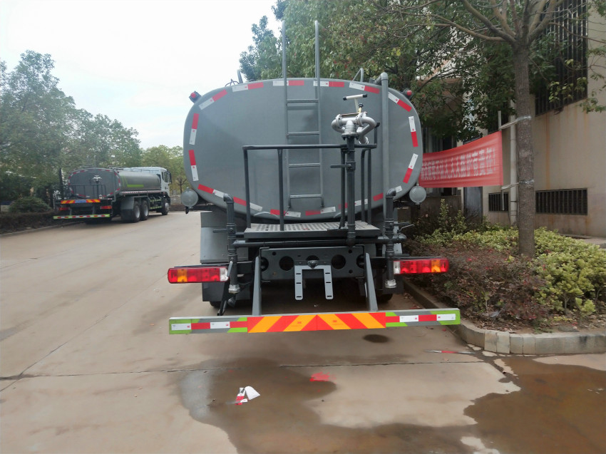 重汽20噸灑水車-重汽20立方灑水車