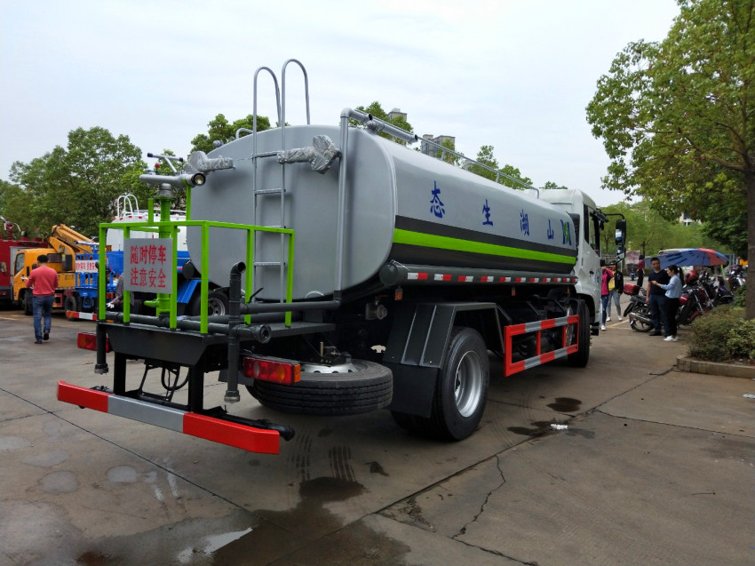 東風(fēng)天錦國(guó)六12立方灑水車(chē)價(jià)格-天錦12噸灑水車(chē)價(jià)格
