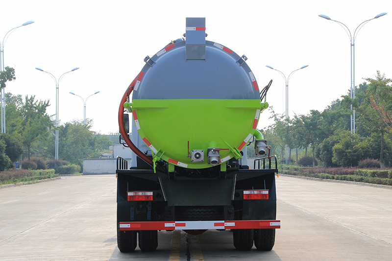 吸污車