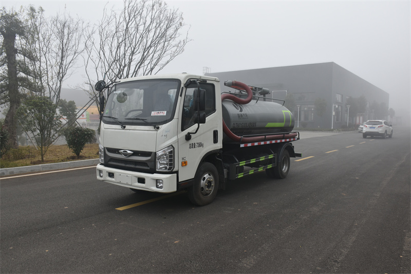 小型吸糞車多少錢-小型吸糞車價格報價-湖北盈通