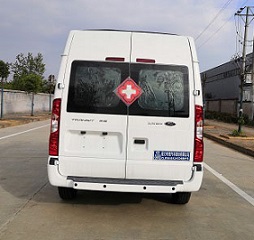 程力威牌CLW5040XJHCD6型救護車