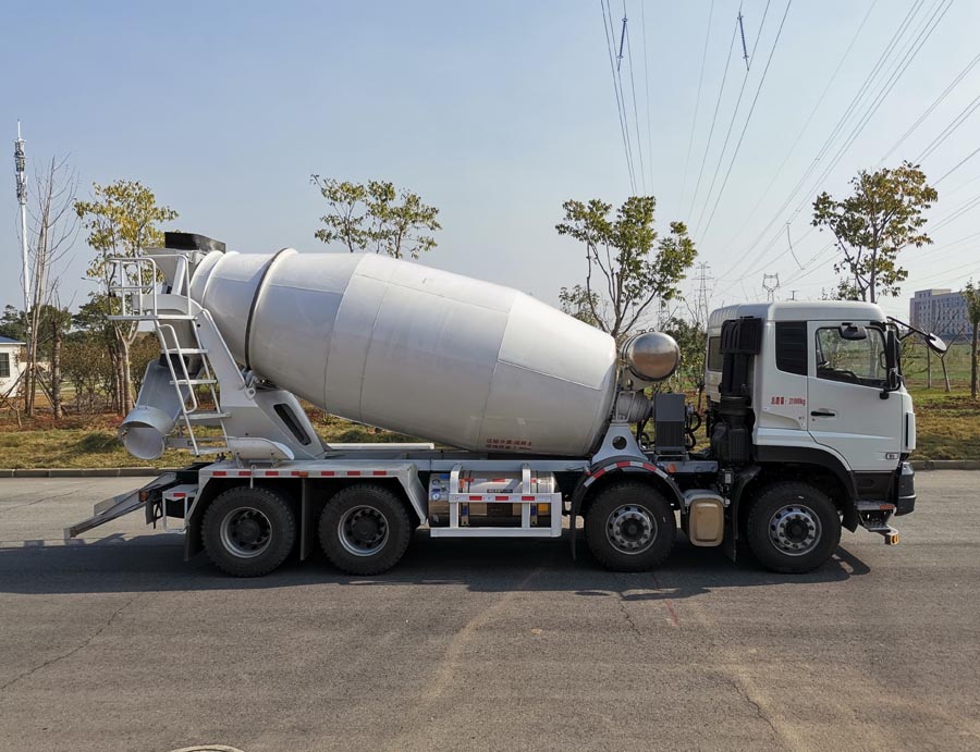 東風牌DFV5318GJBGP6N型混凝土攪拌運輸車