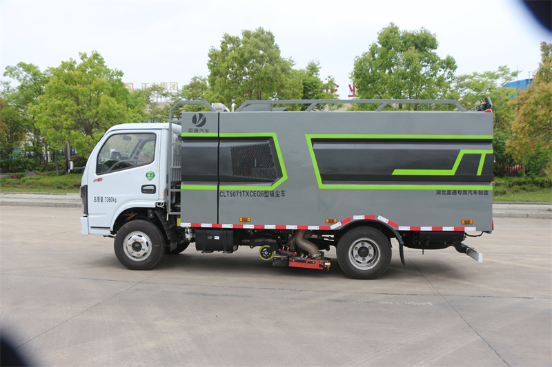 東風 3308 軸距吸塵車產品介紹-東風路面清掃車