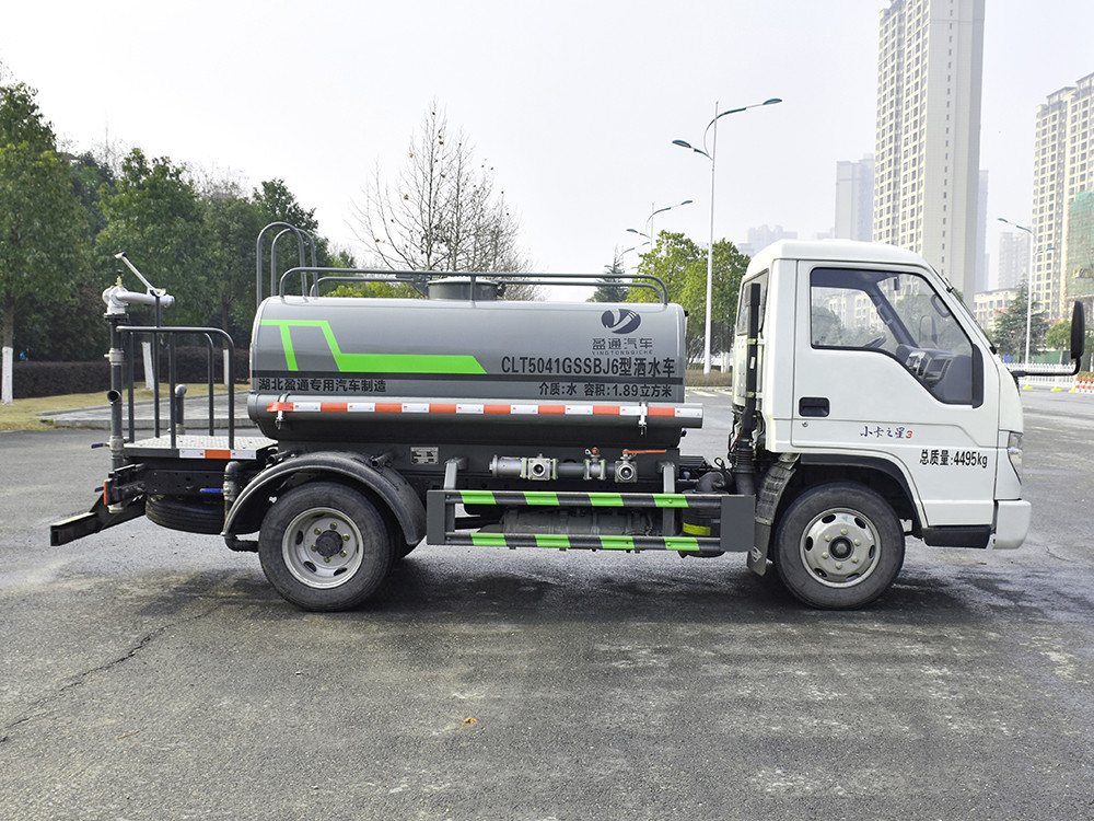 福田小型藍牌灑水車-小型2.7方藍牌灑水車