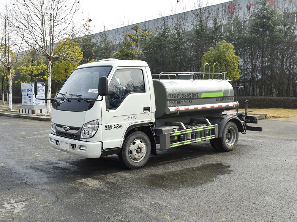 福田小型藍牌灑水車-小型2.7方藍牌灑水車