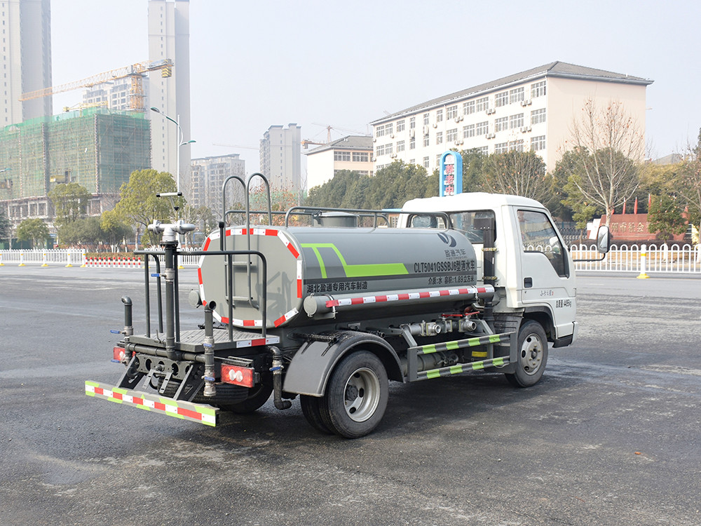 福田小型藍牌灑水車-小型2.7方藍牌灑水車